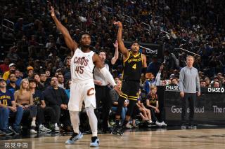 在赛场上得 在赛场上得